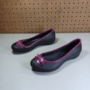 Crocs womens brown an magenta trim bowtie ballet flats 6 M